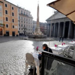 Italia reabrirá las escuelas primarias mientras Roma se traslada a la zona naranja