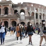 Italia comienza a mover regiones hacia las zonas blancas de Covid
